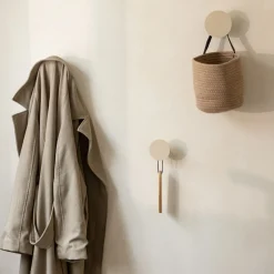 3 crochets muraux ronds en acier beige cashew 50x8cm Lou - Metallbude