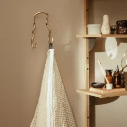 Double crochet en laiton massif doré 12,6 x 21,3 x 5,8 cm Curvature - Ferm Living