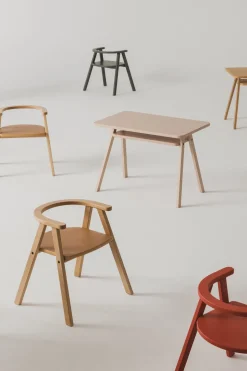 Ensemble bureau enfant avec 1 chaise en bois de hêtre massif rose blush Growing Green - Nobodinoz