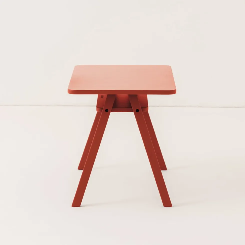 Ensemble bureau enfant avec 2 chaises en bois de hêtre massif rouge Growing Green - Nobodinoz