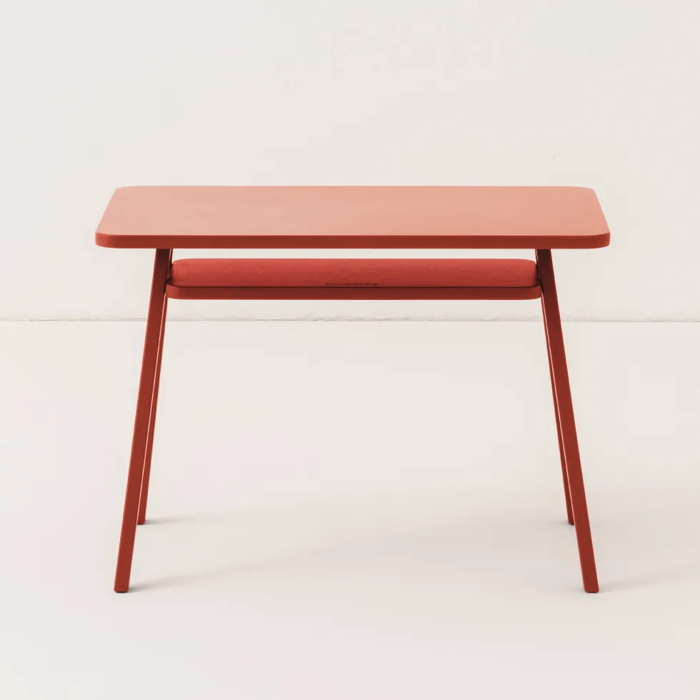 Ensemble bureau enfant avec 2 chaises en bois de hêtre massif rouge Growing Green - Nobodinoz