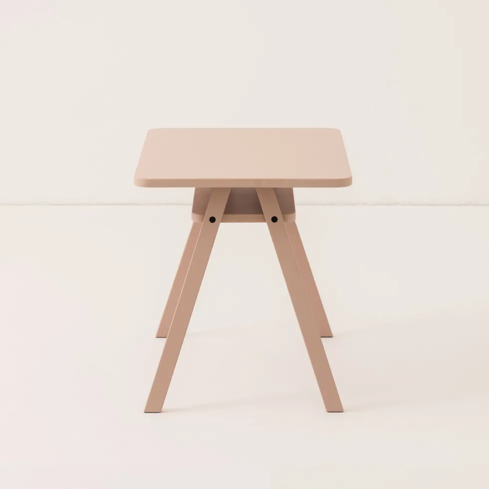 Ensemble bureau enfant avec 2 chaises en bois de hêtre massif rose blush Growing Green - Nobodinoz