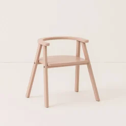 Ensemble bureau enfant avec 2 chaises en bois de hêtre massif rose blush Growing Green - Nobodinoz