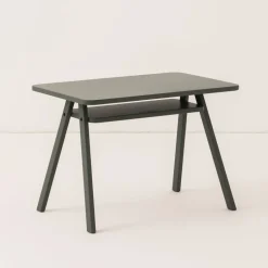 Ensemble bureau enfant avec 2 chaises en bois de hêtre massif vert profond Growing Green - Nobodinoz