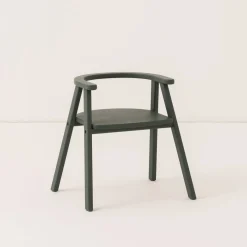 Ensemble bureau enfant avec 2 chaises en bois de hêtre massif vert profond Growing Green - Nobodinoz