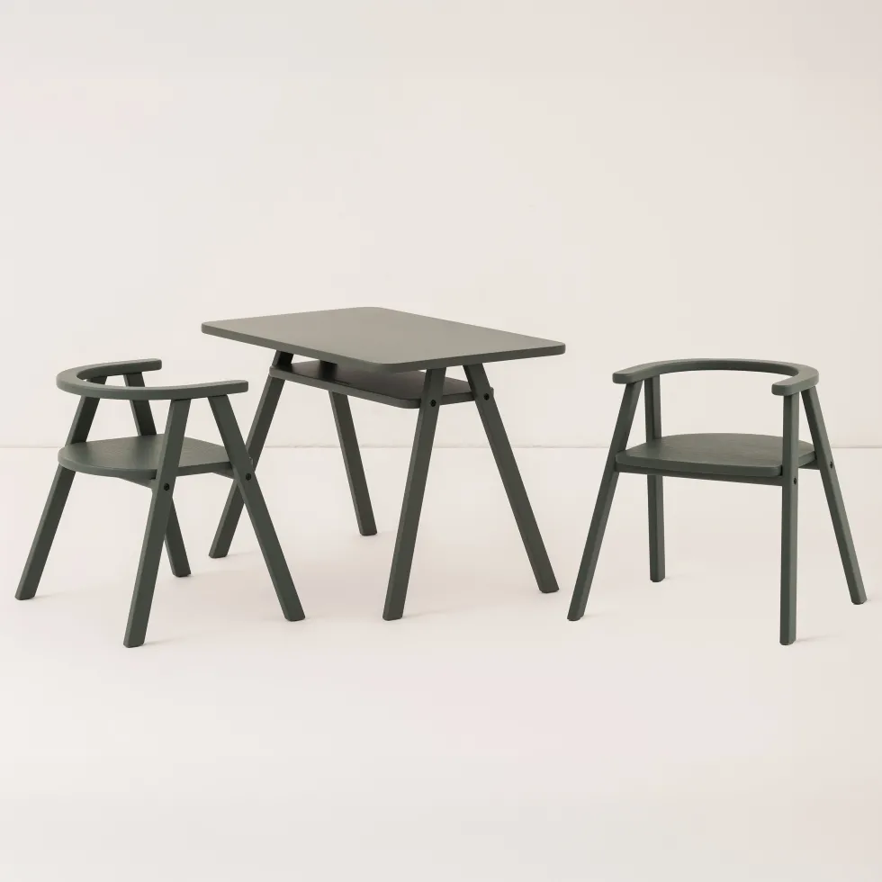 Ensemble bureau enfant avec 2 chaises en bois de hêtre massif vert profond Growing Green - Nobodinoz