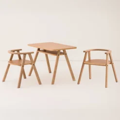 Ensemble bureau enfant avec 2 chaises en chêne massif Growing Green - Nobodinoz