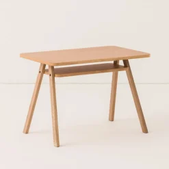 Ensemble bureau enfant avec 2 chaises en chêne massif Growing Green - Nobodinoz