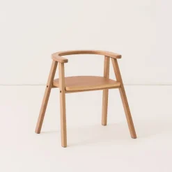 Ensemble bureau enfant avec 2 chaises en chêne massif Growing Green - Nobodinoz