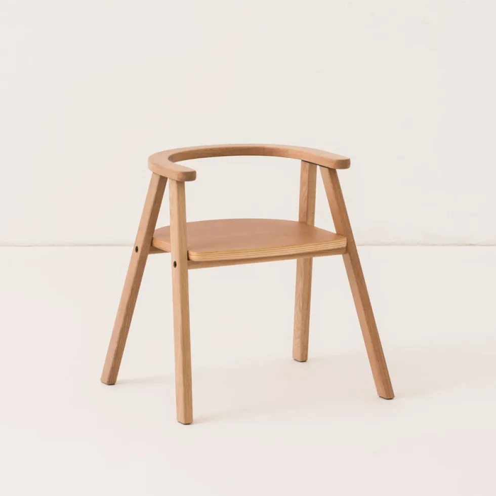 Ensemble bureau enfant avec 2 chaises en chêne massif Growing Green - Nobodinoz