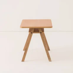 Ensemble bureau enfant avec 2 chaises en chêne massif Growing Green - Nobodinoz
