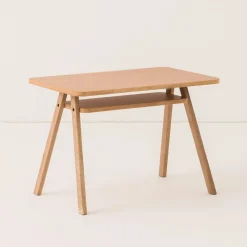 Ensemble bureau enfant avec 2 chaises en chêne massif Growing Green - Nobodinoz