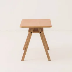 Ensemble bureau enfant avec 2 chaises en chêne massif Growing Green - Nobodinoz