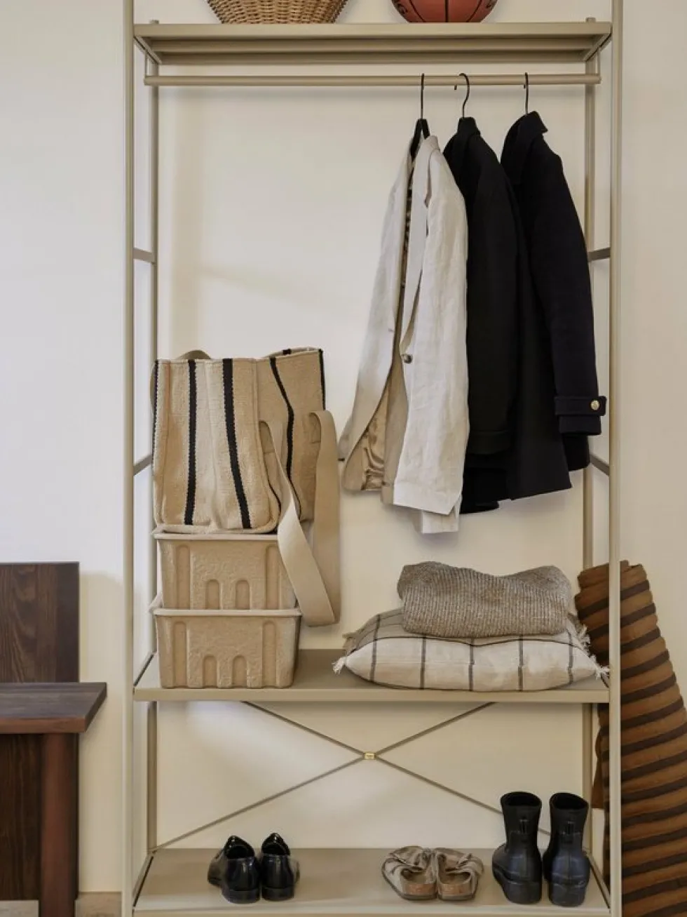 Etagère en chêne huilé 90 x 40 cm Punctual - Ferm Living