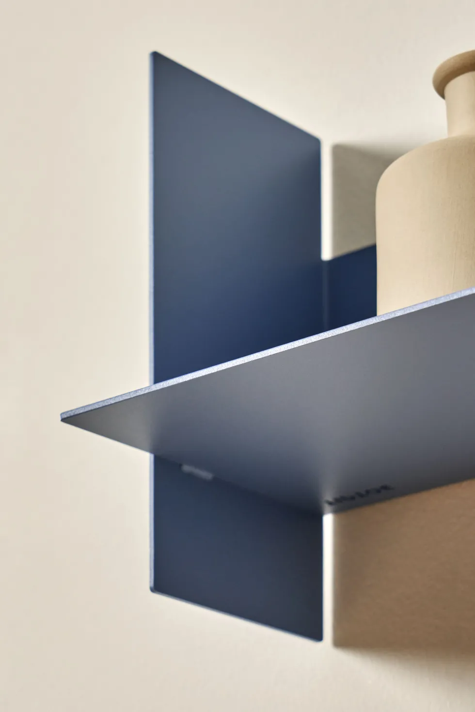 Etagère murale en acier bleu rock 45cm Pli - Tiptoe