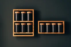 Etagère à épices en chêne naturel et bocaux en céramique gris 24,5x5,5x32cm Bocuse - das kleine b