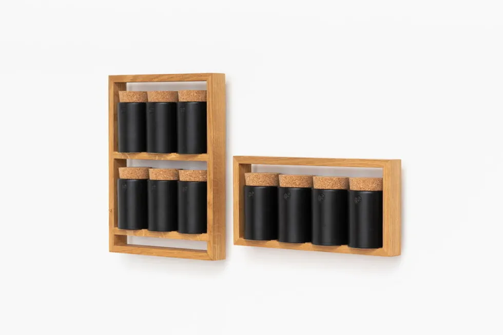 Etagère à épices en chêne naturel et bocaux en céramique gris 24,5x5,5x32cm Bocuse - das kleine b