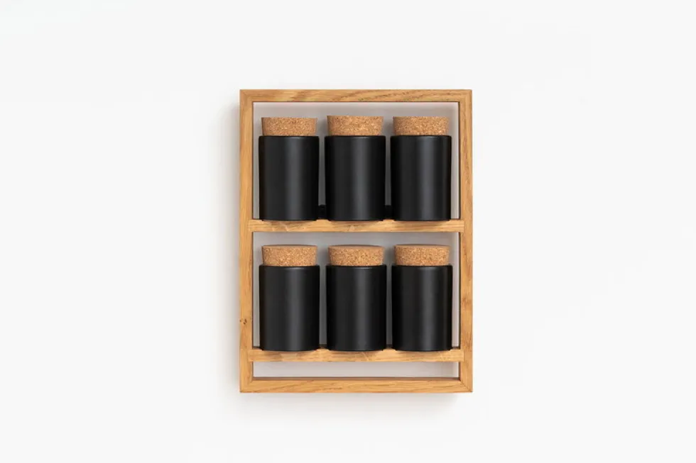 Etagère à épices en chêne naturel et bocaux en céramique gris 24,5x5,5x32cm Bocuse - das kleine b