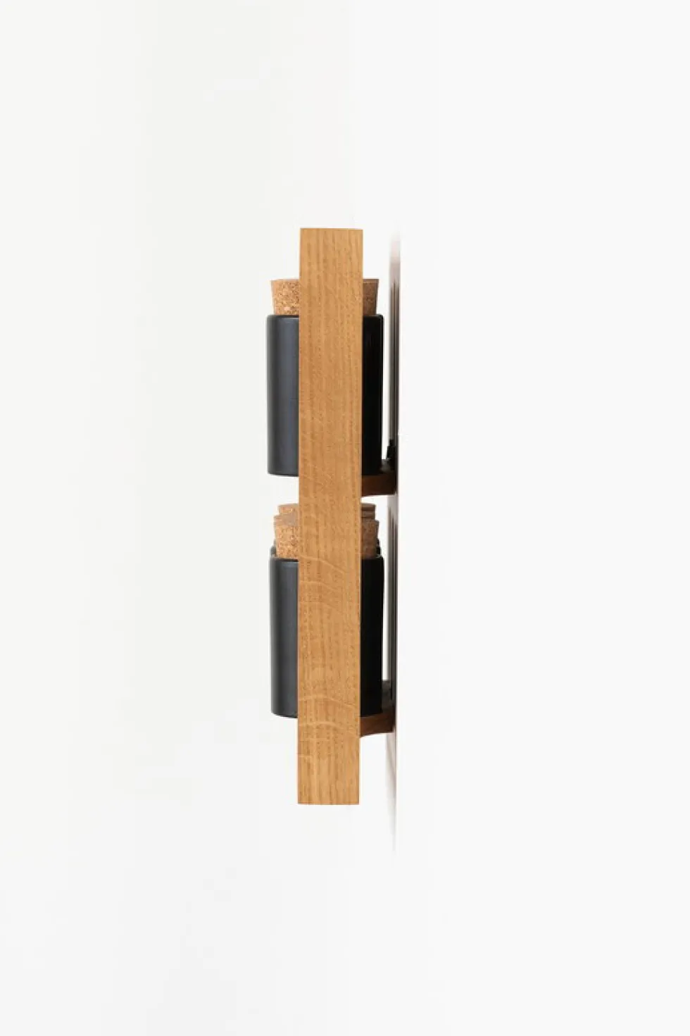 Etagère à épices en chêne naturel et bocaux en céramique gris 24,5x5,5x32cm Bocuse - das kleine b