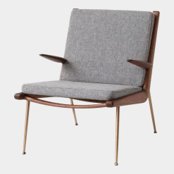 Fauteuil avec accoudoirs en noyer Hallingdal 130 HM2 Boomerang - &tradition