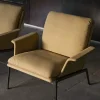 Fauteuil avec accoudoirs en tissu beige et aluminium noir Muno LN19 - &tradition