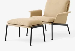 Fauteuil avec accoudoirs en tissu beige et aluminium noir Muno LN19 - &tradition