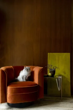 Fauteuil avec accoudoirs en velours orange Flower - Dutchbone