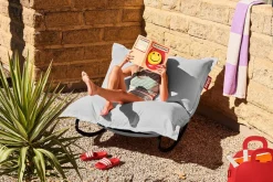 Fauteuil à bascule extérieur en métal noir avec coussin rayé marron cacao crème Rock 'n Roll Combi - Fatboy