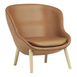 Fauteuil bas en chêne et cuir naturel Hyg - Normann Copenhagen