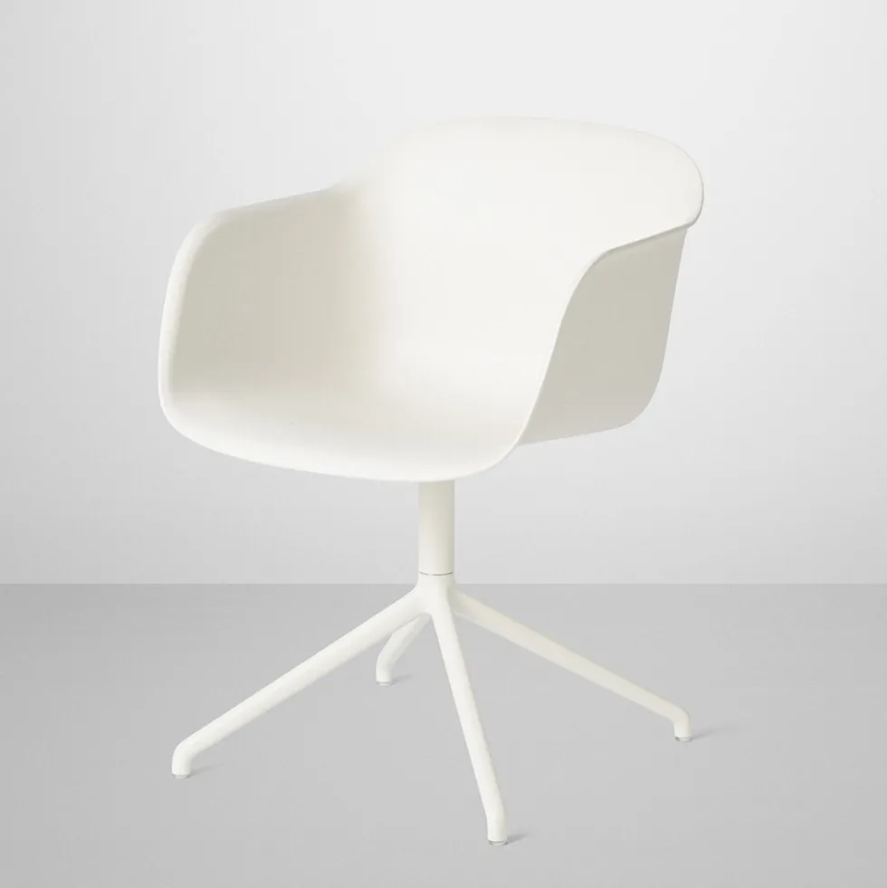 Fauteuil blanc piétement pivot Fiber - Muuto