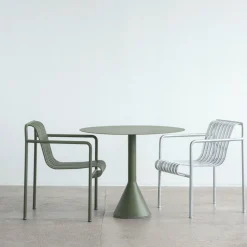 Fauteuil de jardin avec accoudoir en métal gris galvanisé Palissade - HAY