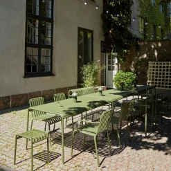 Fauteuil de jardin avec accoudoir en métal olive Palissade - HAY