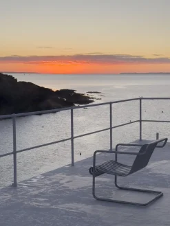 Fauteuil de jardin avec accoudoirs en acier galvanisé Palissade - HAY