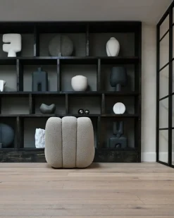 Fauteuil design en tissu bouclé beige Toe - 101 COPENHAGEN