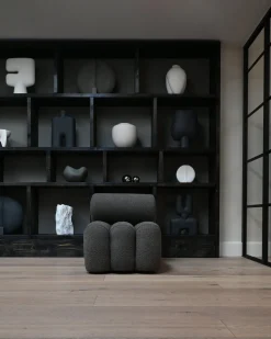 Fauteuil design en tissu bouclé taupe foncé Foku - 101 COPENHAGEN