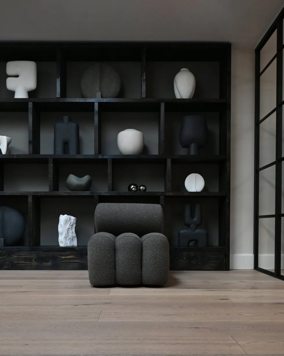 Fauteuil design en tissu bouclé taupe foncé Foku - 101 COPENHAGEN