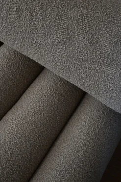 Fauteuil design en tissu bouclé taupe foncé Foku - 101 COPENHAGEN