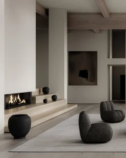 Fauteuil design en tissu bouclé taupe foncé Toe - 101 COPENHAGEN