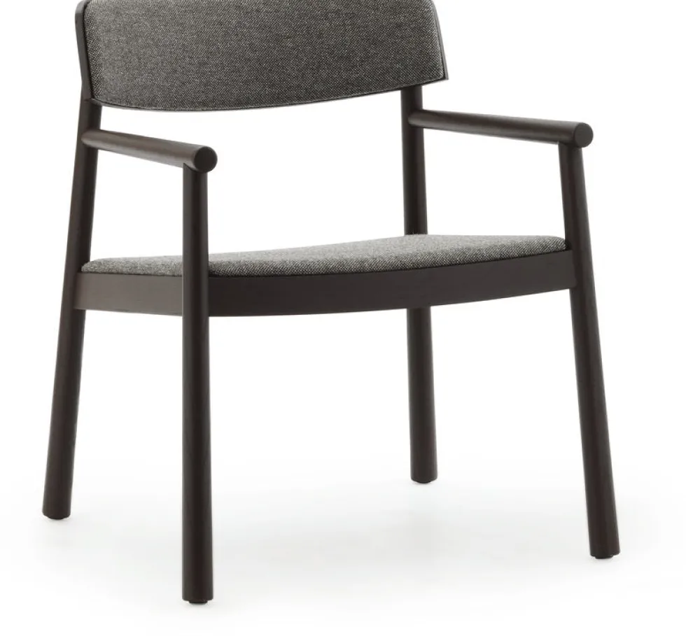 Fauteuil en bois de frêne marron et tissu marron hallindal 368 Timb - Normann Copenhagen
