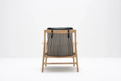 Fauteuil en chêne et cuir noir Dedo easy chair - Gazzda