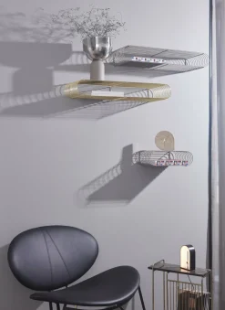Fauteuil en cuir et piètement en acier noir Semper - AYTM