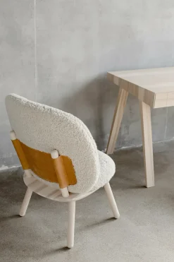 Fauteuil en frêne et laine de mouton Naïve - Emko