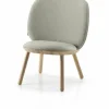 Fauteuil en frêne et tissu beige clair Naïve - Emko