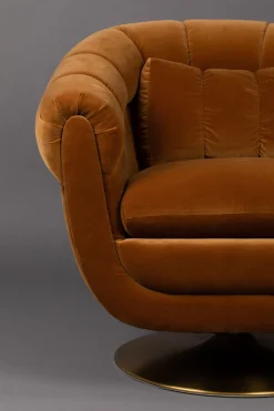 Fauteuil en polyester effet velours marron et bois d'eucalyptus 88x82x79cm Whiskey - Dutchbone