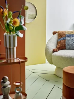 Fauteuil en tissu bouclé Ted - Bloomingville