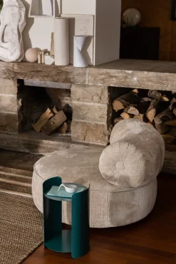 Fauteuil en velours beige Tilbury - Dutchbone
