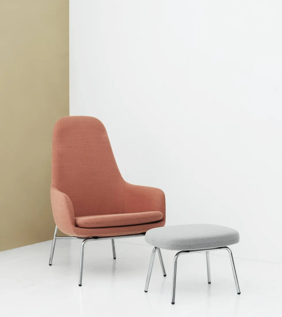 Fauteuil haut avec pieds en chrome et assise en cuir noir Era - Normann Copenhagen
