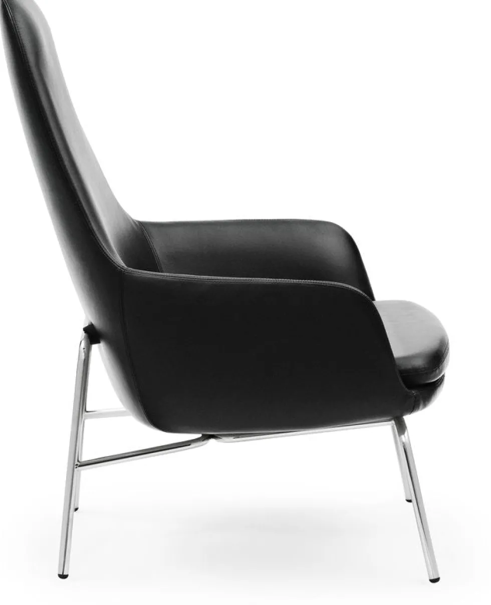 Fauteuil haut avec pieds en chrome et assise en cuir noir Era - Normann Copenhagen