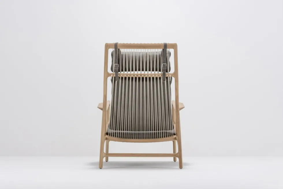 Fauteuil lounge en chêne et cuir gris Dedo - Gazzda