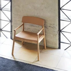 Fauteuil lounge en frêne brun et cuir camel Timb Tan/ Ultra Leather Camel - Normann Copenhagen